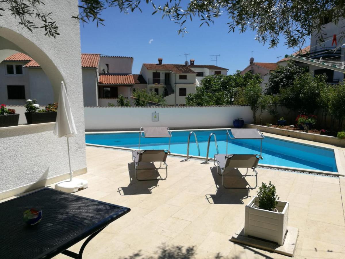 Ferienhaus Bozena Appartment 4 Vrsar Buitenkant foto